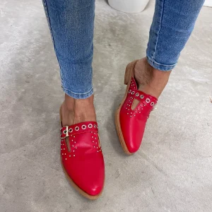 ZUECOS MACHI SIMIL CUERO Tipo SLIPPERS ROCK con DETALLE de OJALILLOS Y HEBILLA (Rojo)