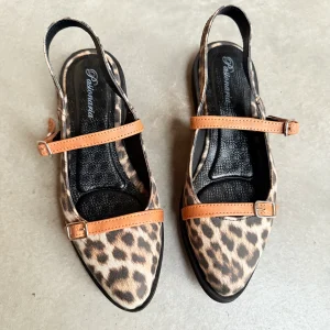 ZUECOS TRINIDAD A. PRINT LEOPARDO con 2 TIRAS PARALELAS SUELA HEBILLAS - LINEA LUXURY